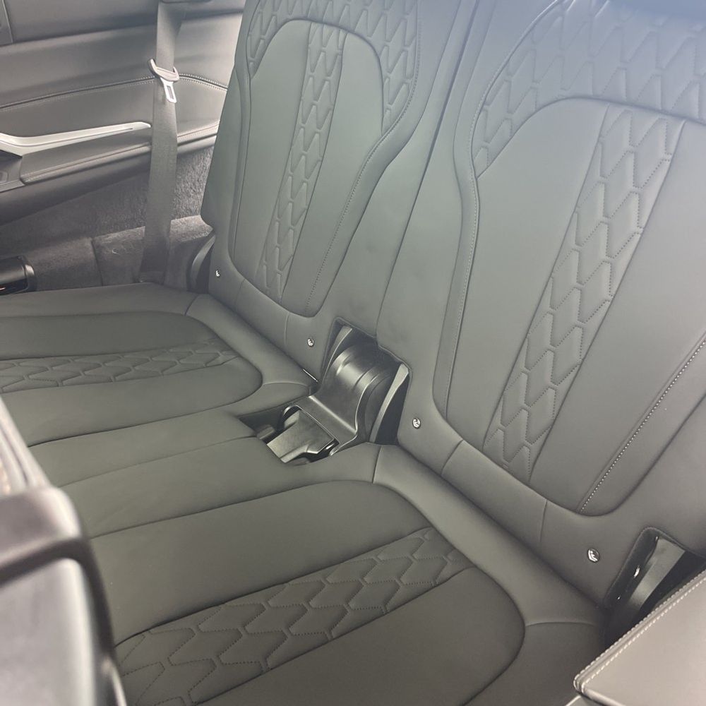 2025 BMW X7 M60i