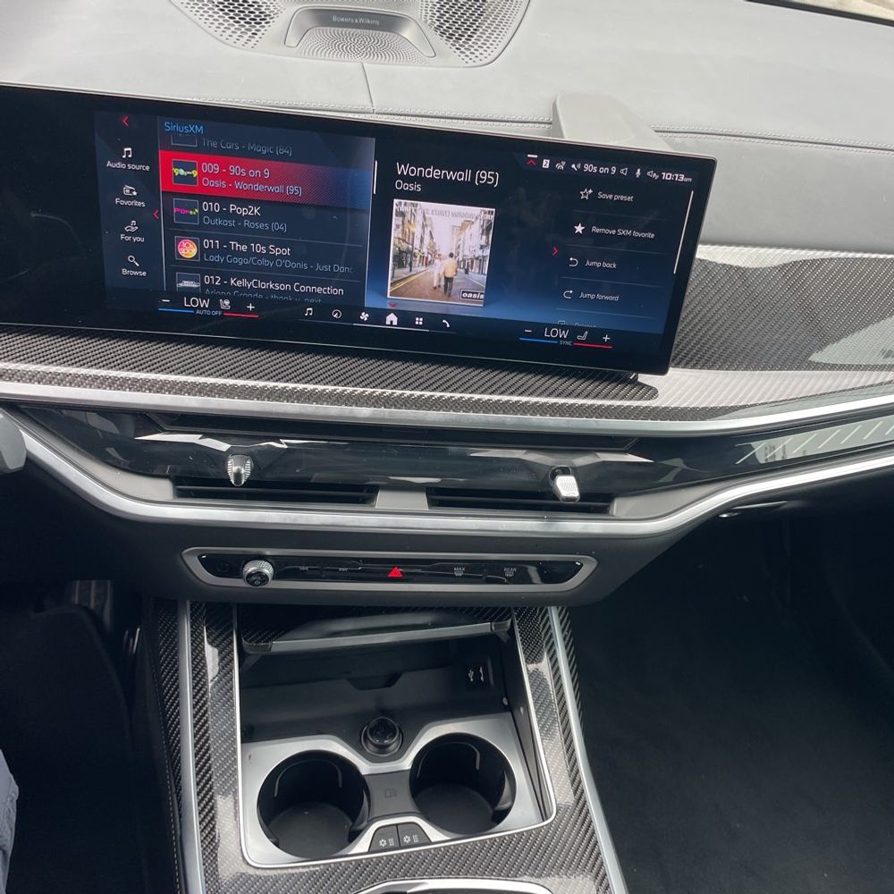 2025 BMW X7 M60i