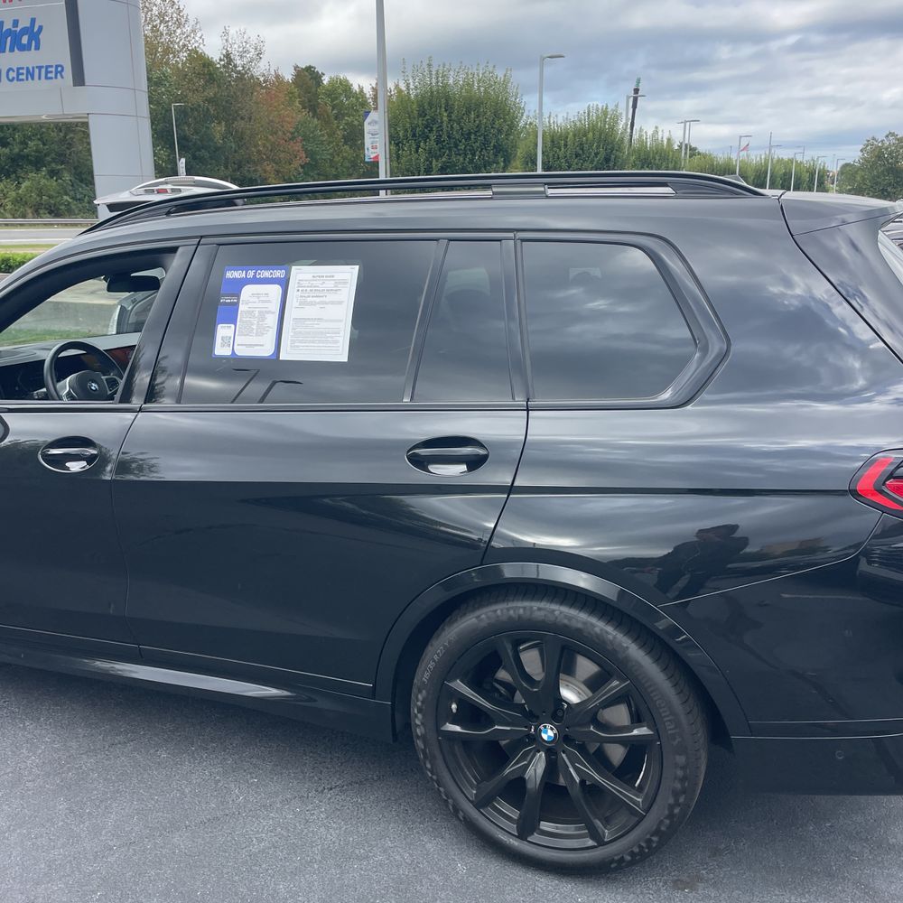 2025 BMW X7 M60i