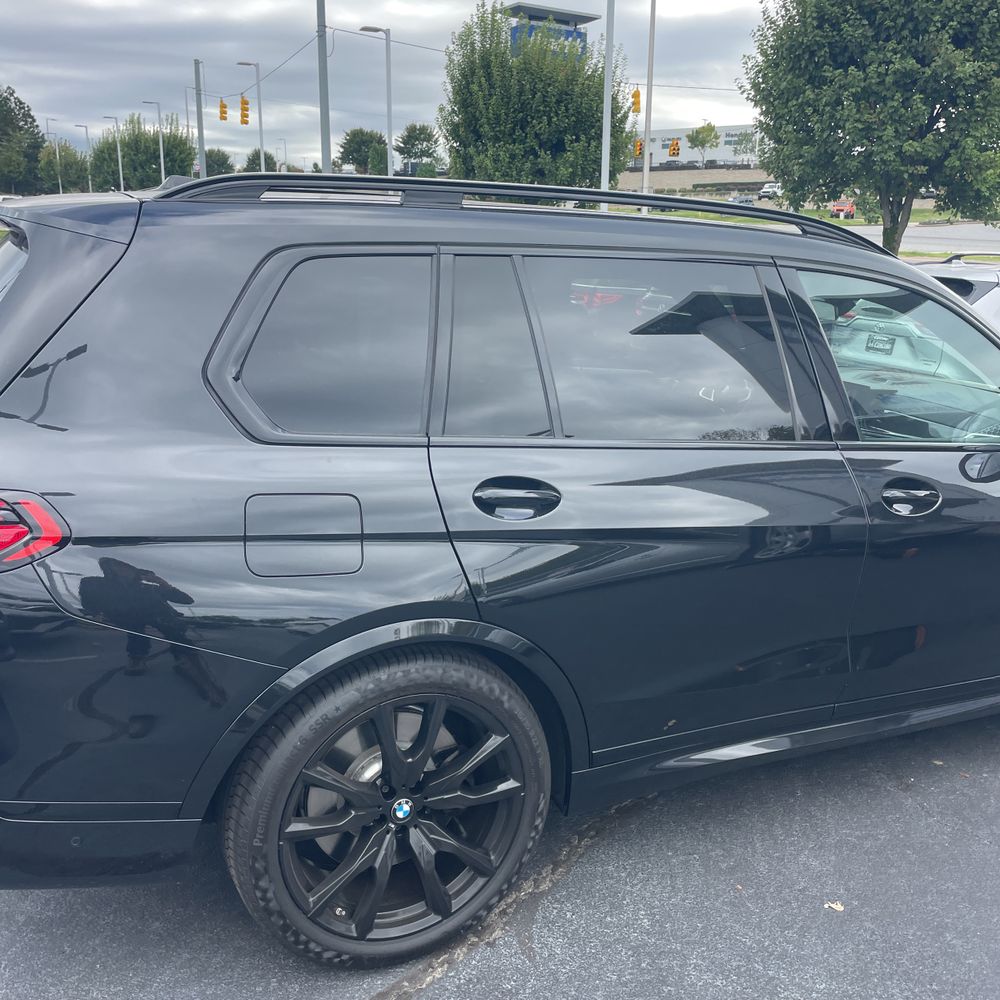 2025 BMW X7 M60i