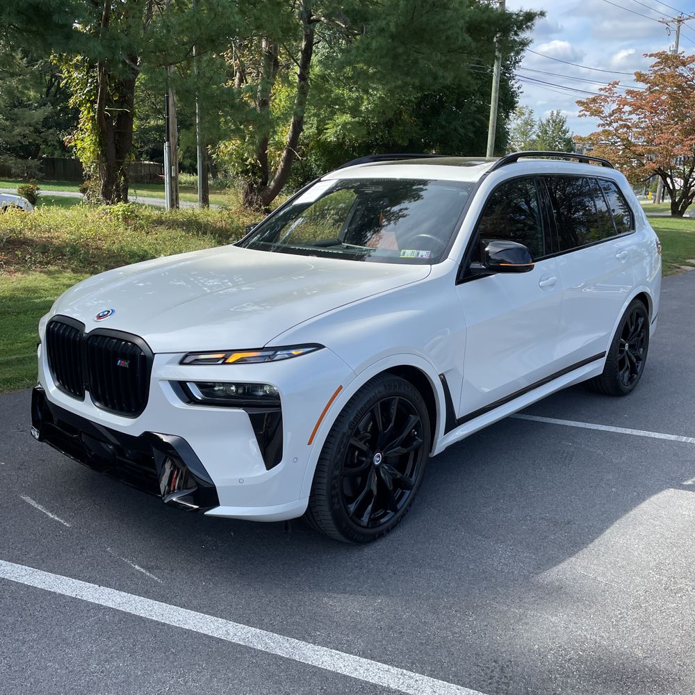 2023 BMW X7 M60i