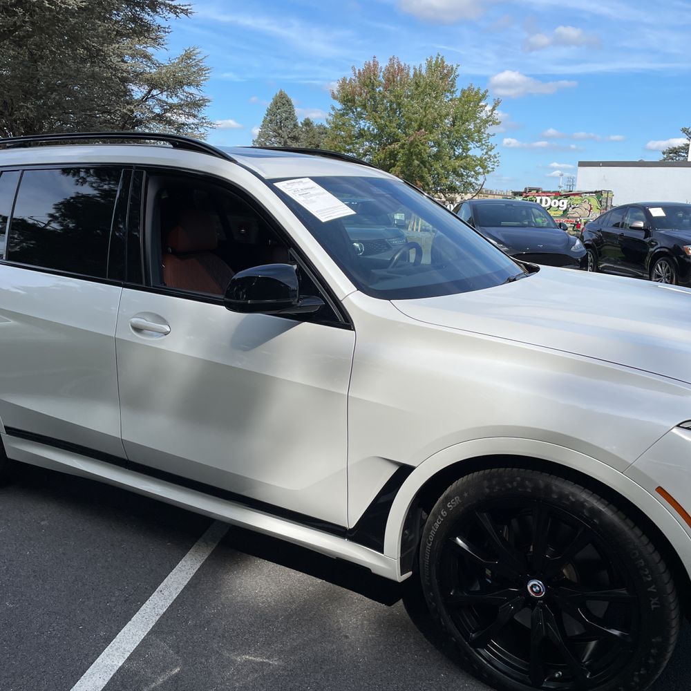 2023 BMW X7 M60i