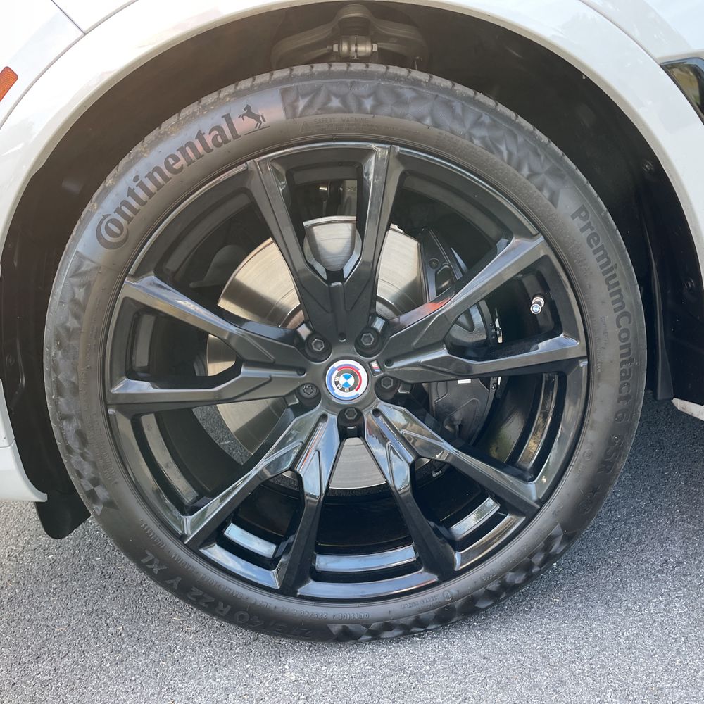 2023 BMW X7 M60i