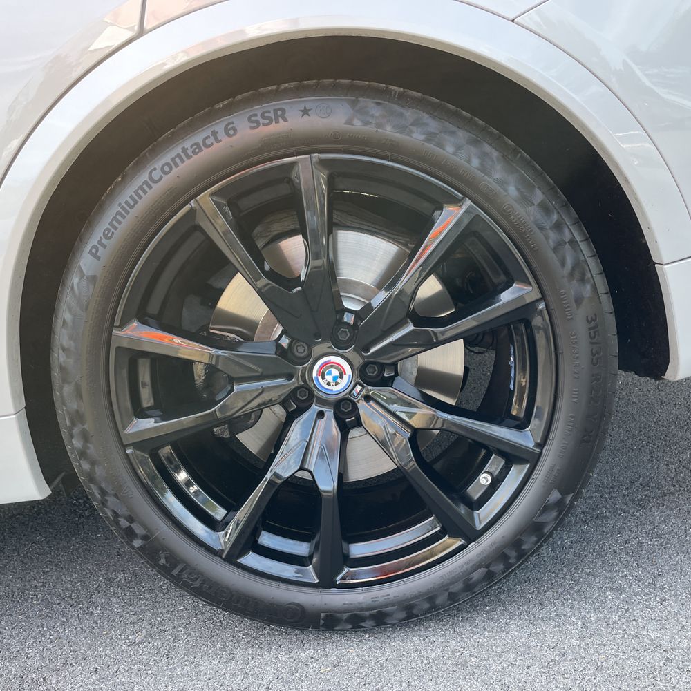 2023 BMW X7 M60i