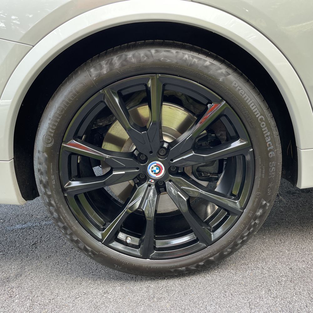 2023 BMW X7 M60i