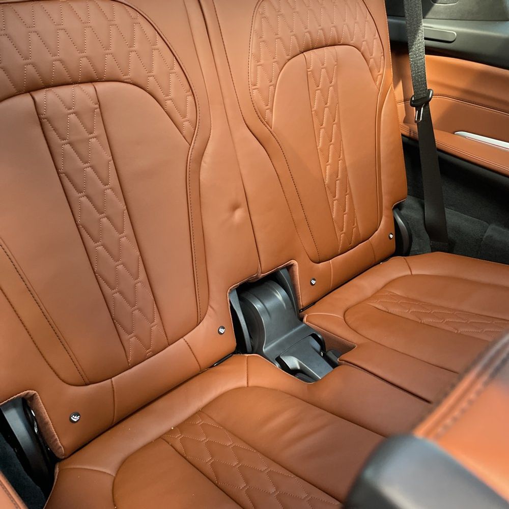 2023 BMW X7 M60i