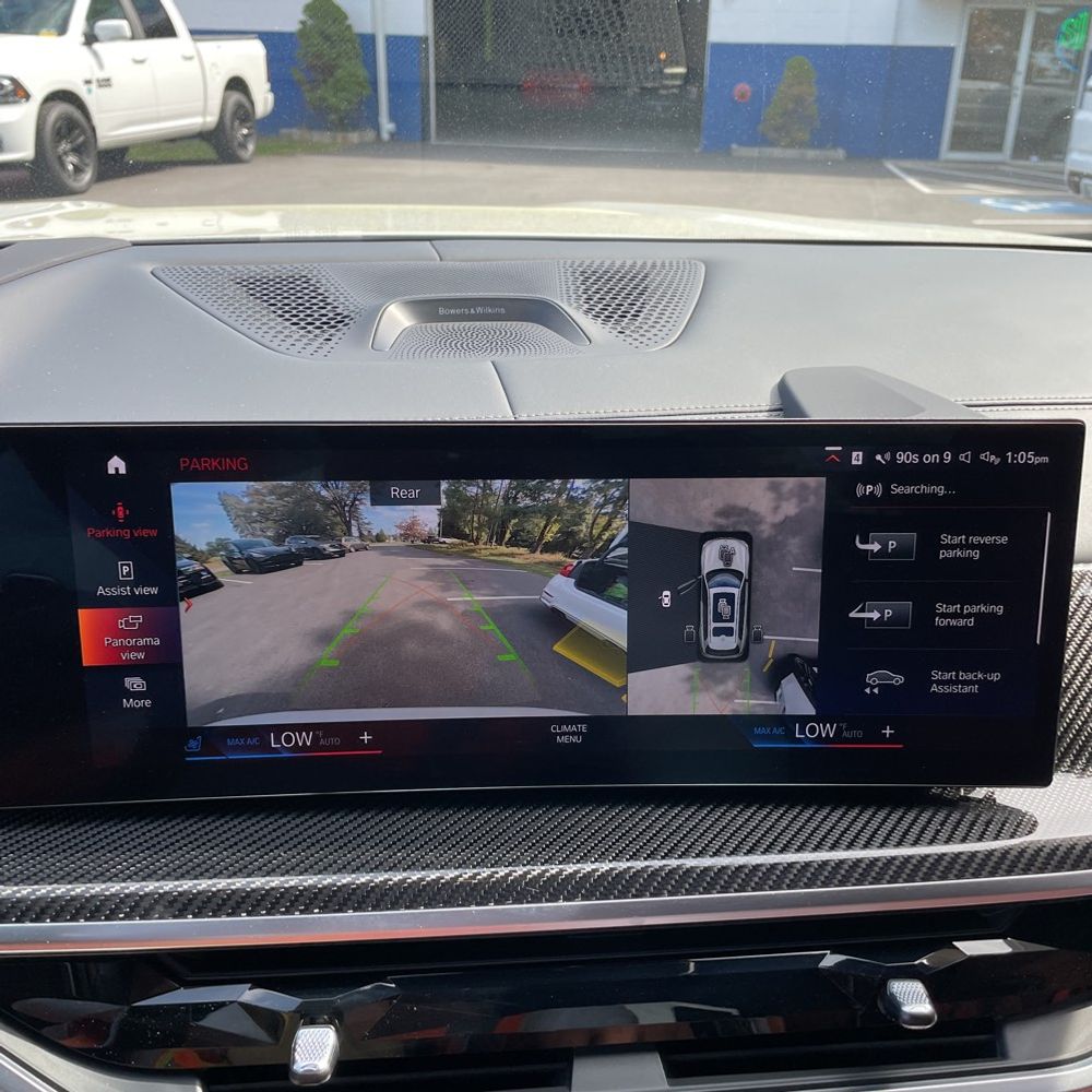 2023 BMW X7 M60i