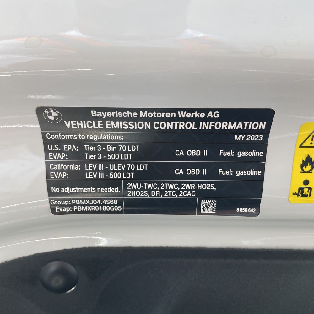 2023 BMW X7 M60i
