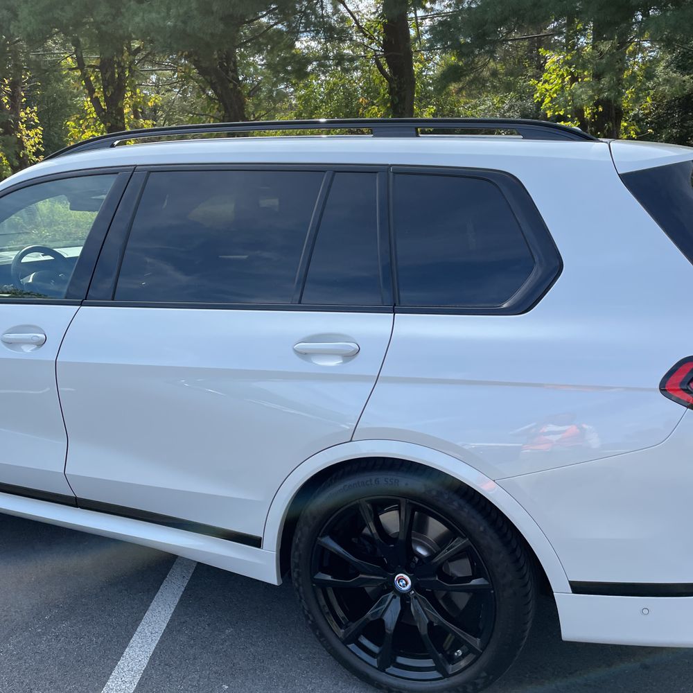 2023 BMW X7 M60i