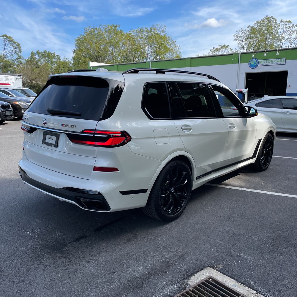 2023 BMW X7 M60i