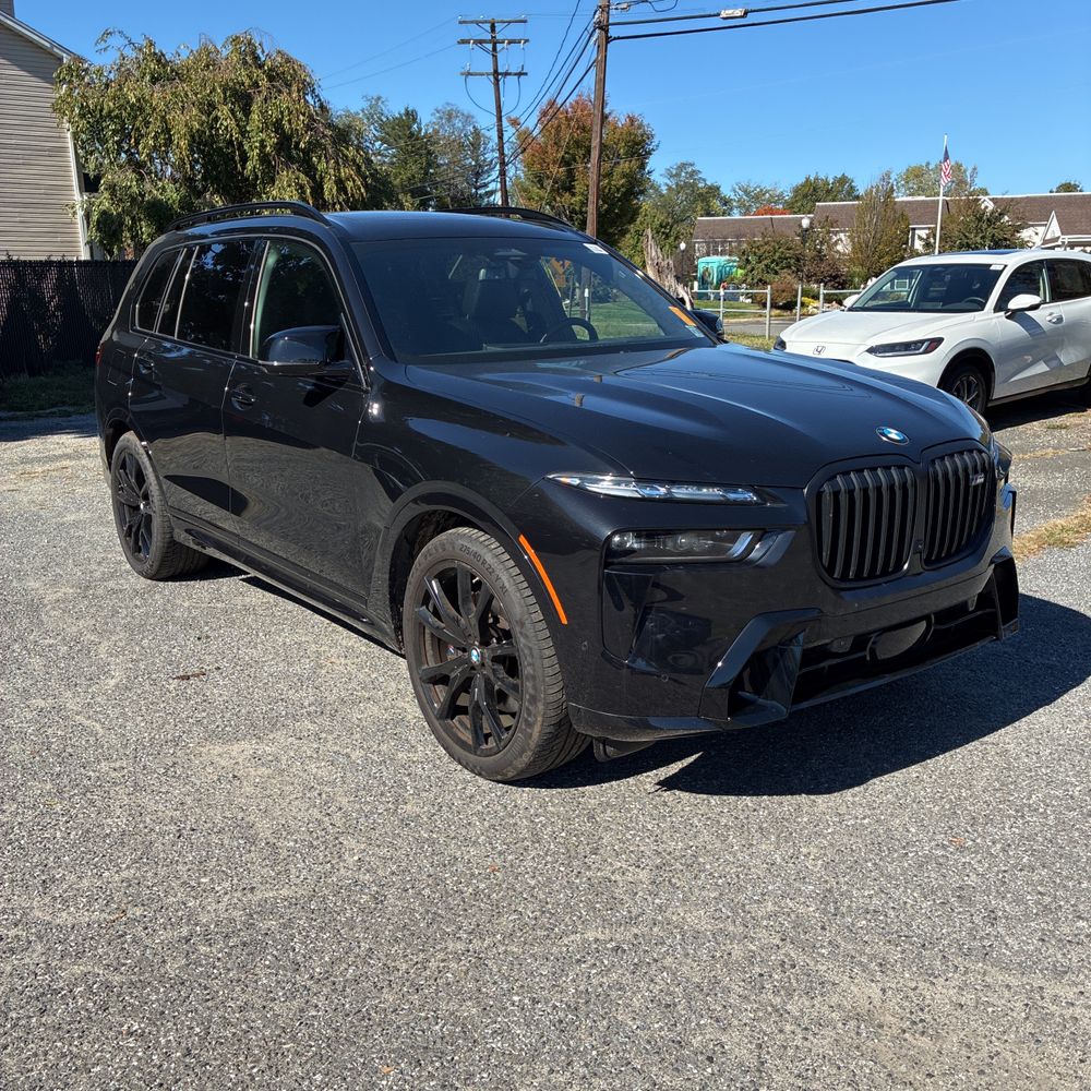 2025 BMW X7 M60i
