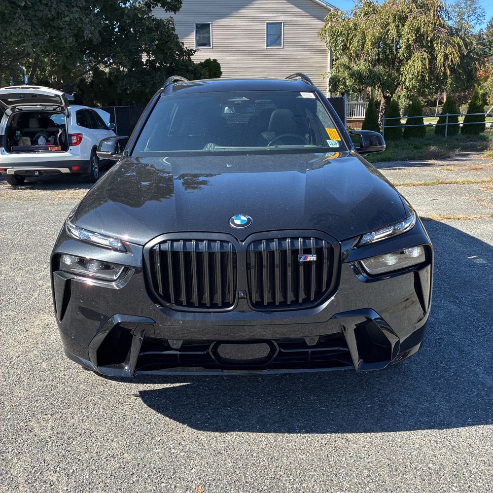 2025 BMW X7 M60i
