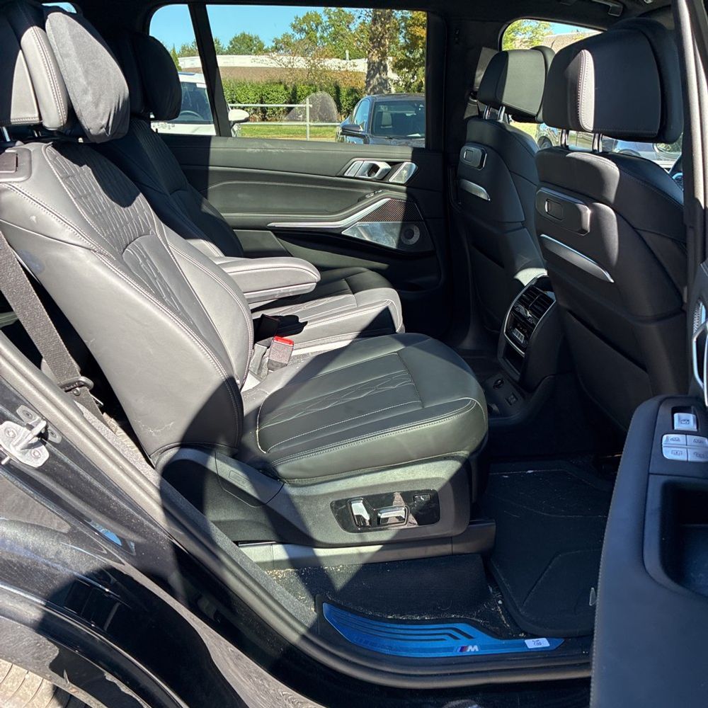 2025 BMW X7 M60i