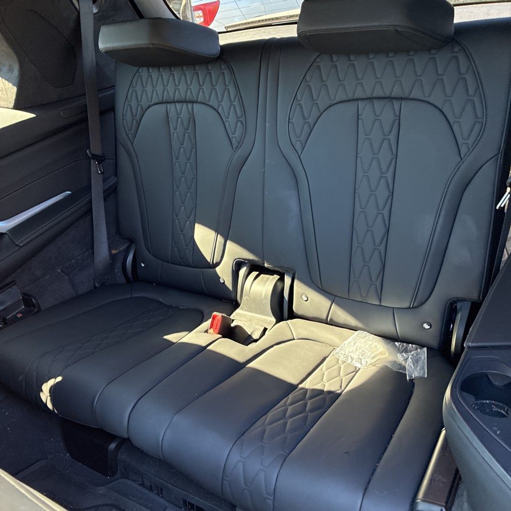 2025 BMW X7 M60i