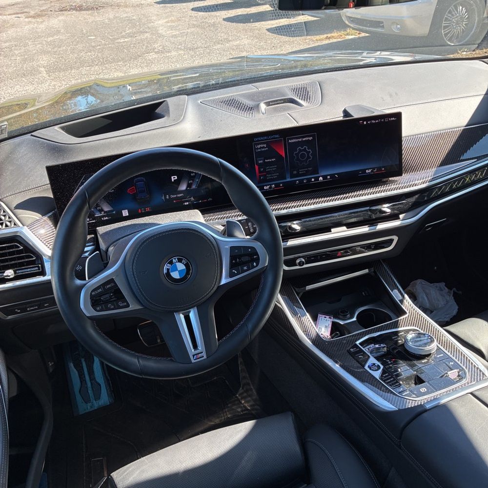 2025 BMW X7 M60i