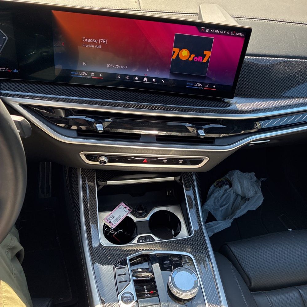 2025 BMW X7 M60i