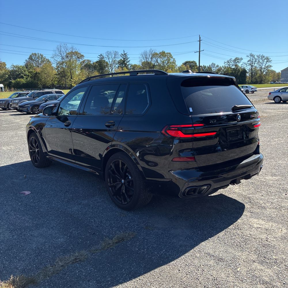 2025 BMW X7 M60i
