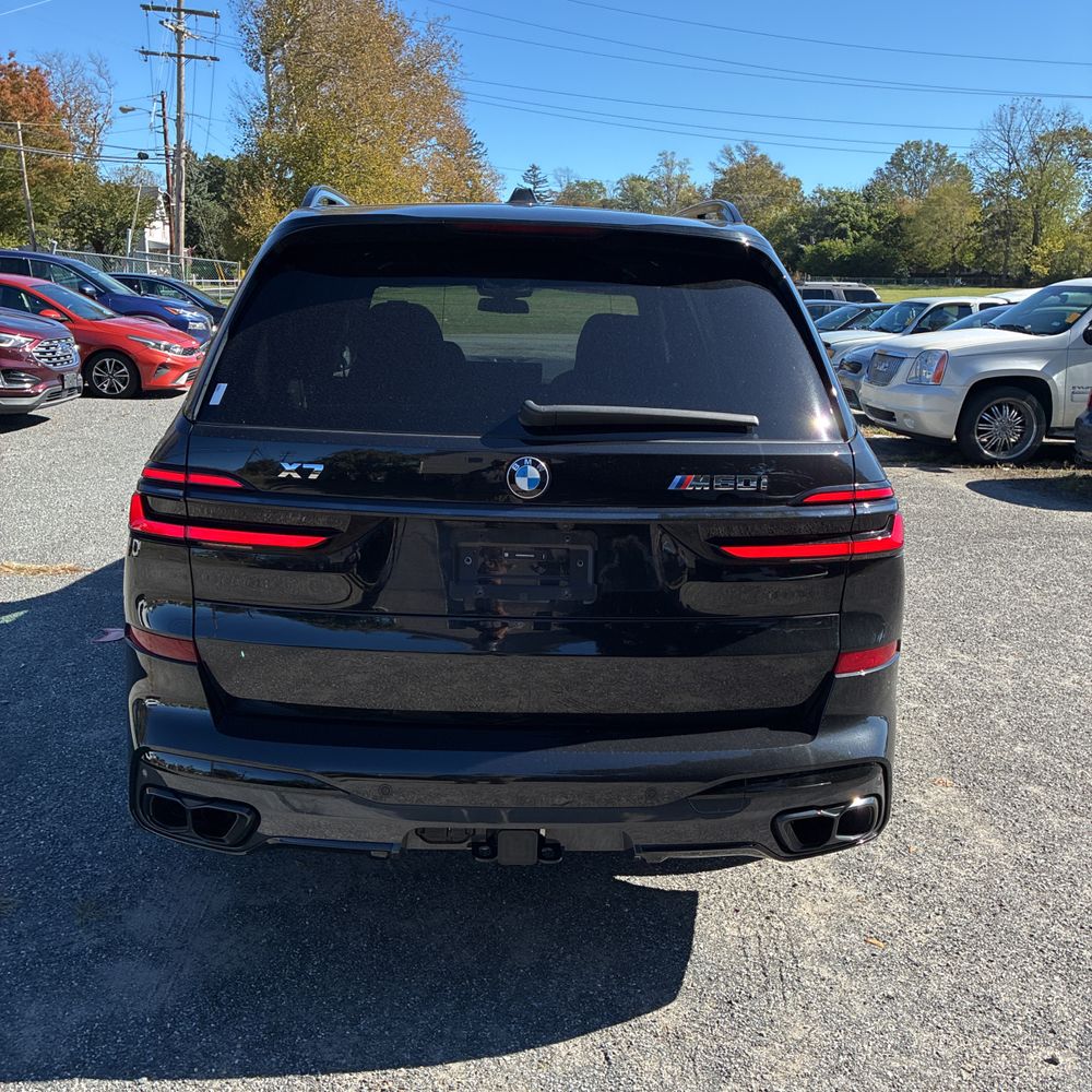 2025 BMW X7 M60i