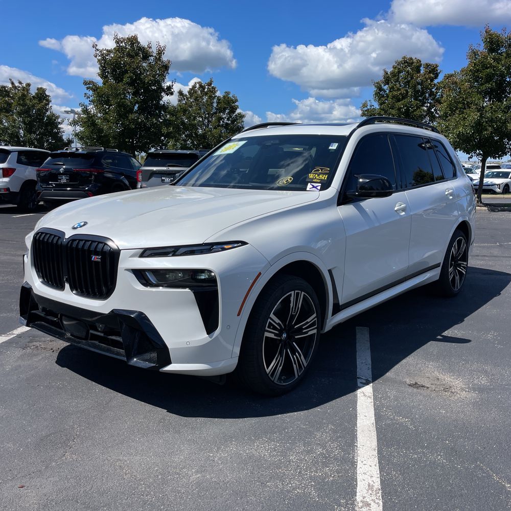 2024 BMW X7 M60i