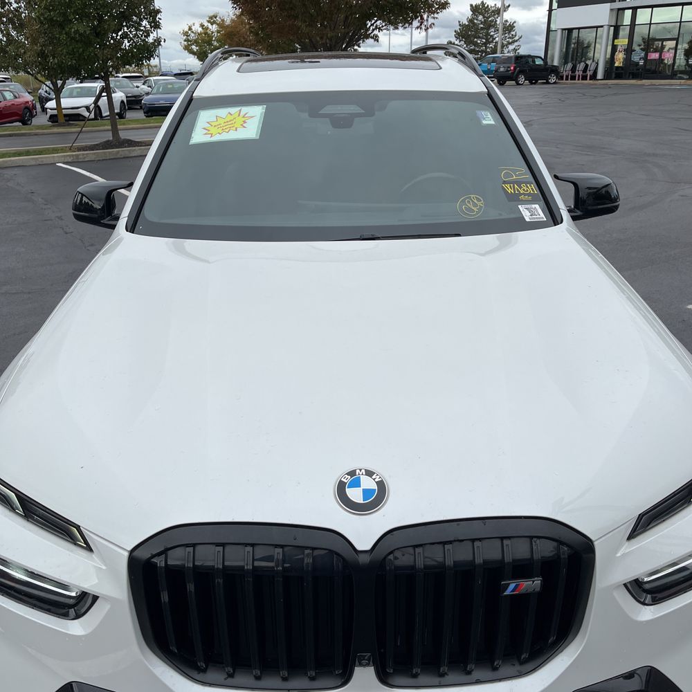 2024 BMW X7 M60i