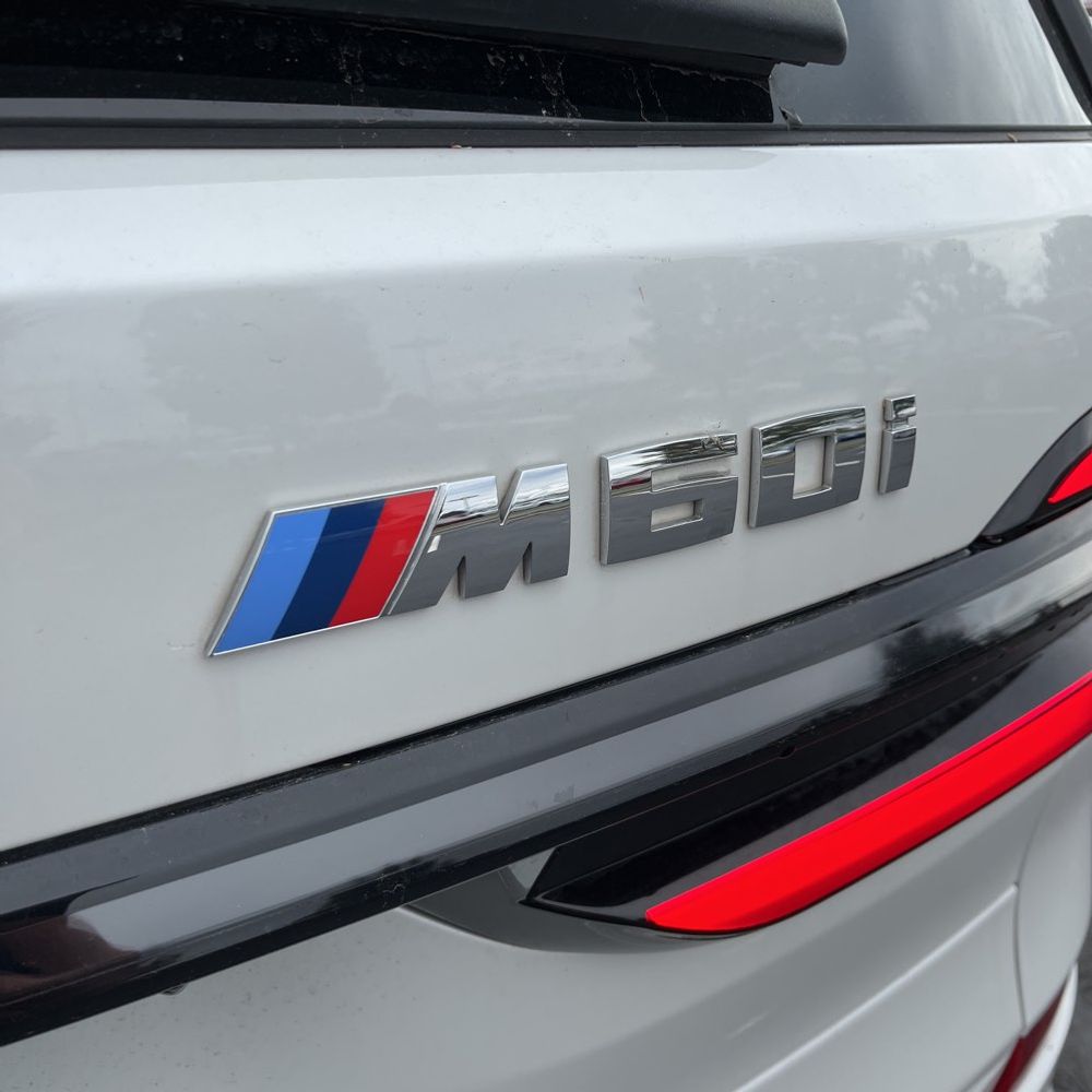 2024 BMW X7 M60i