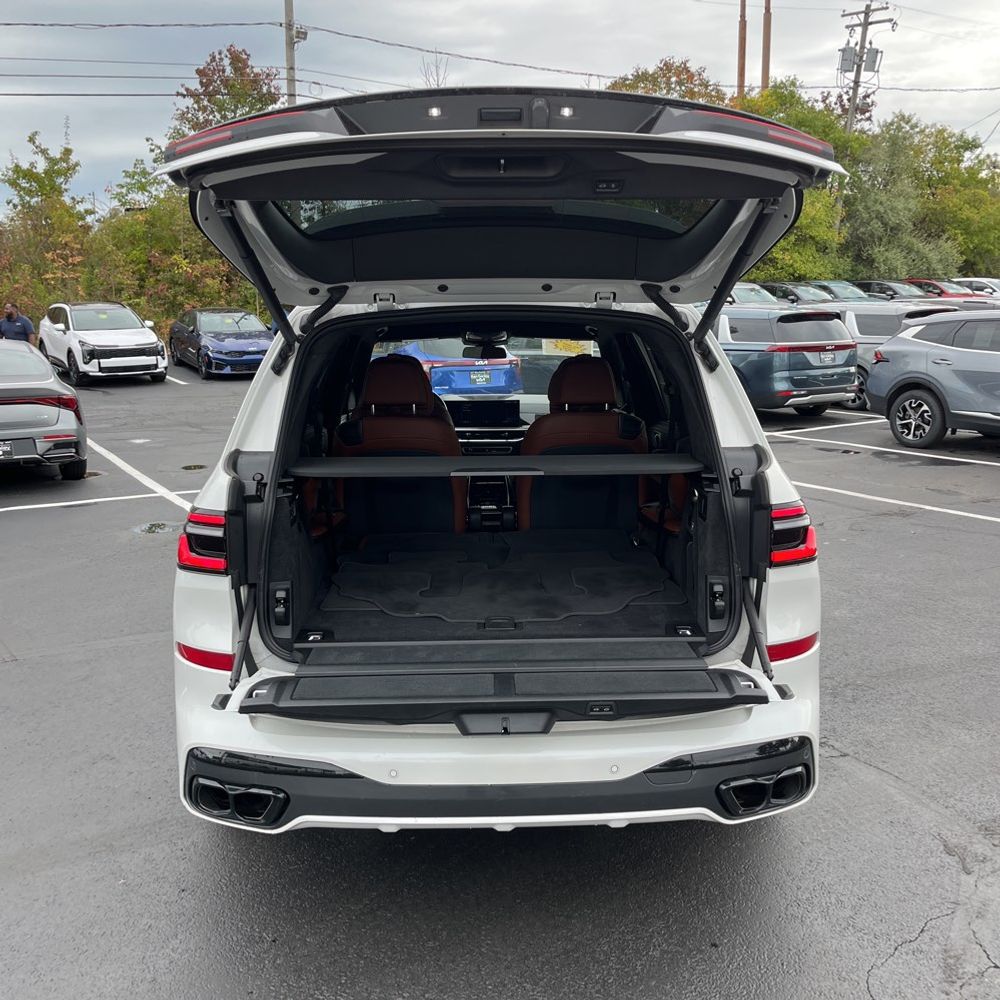 2024 BMW X7 M60i