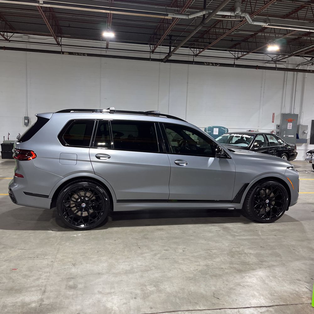 2023 BMW X7 M60i
