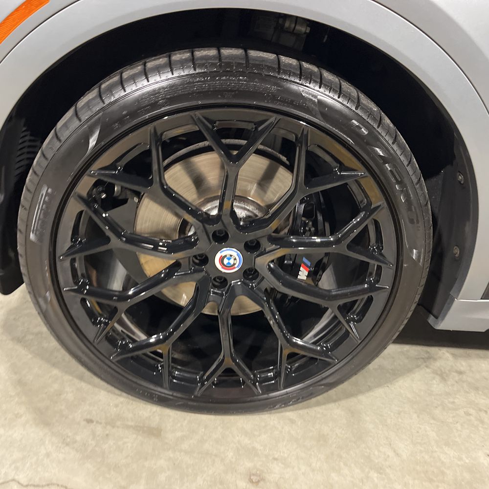 2023 BMW X7 M60i