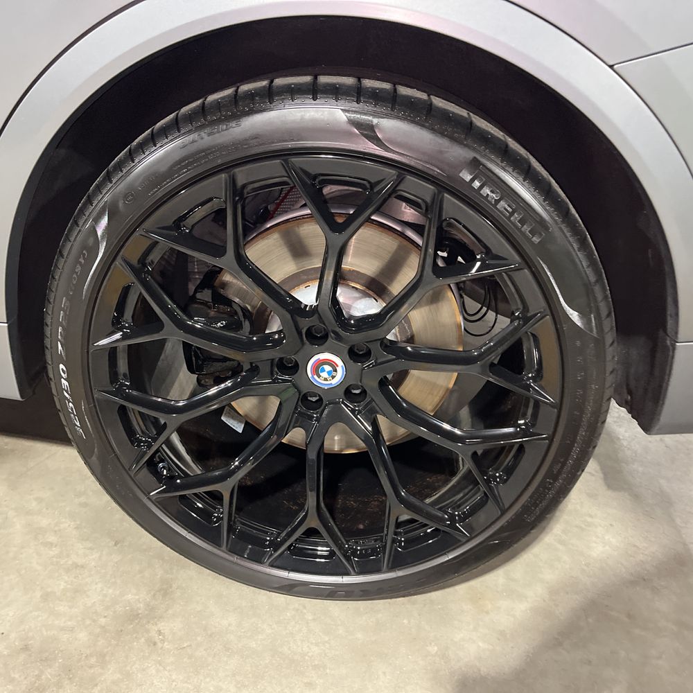 2023 BMW X7 M60i