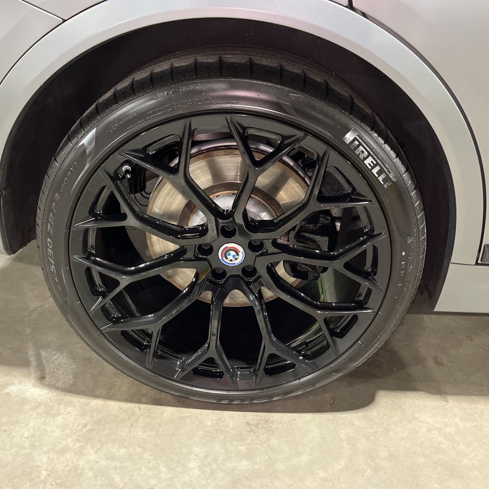 2023 BMW X7 M60i