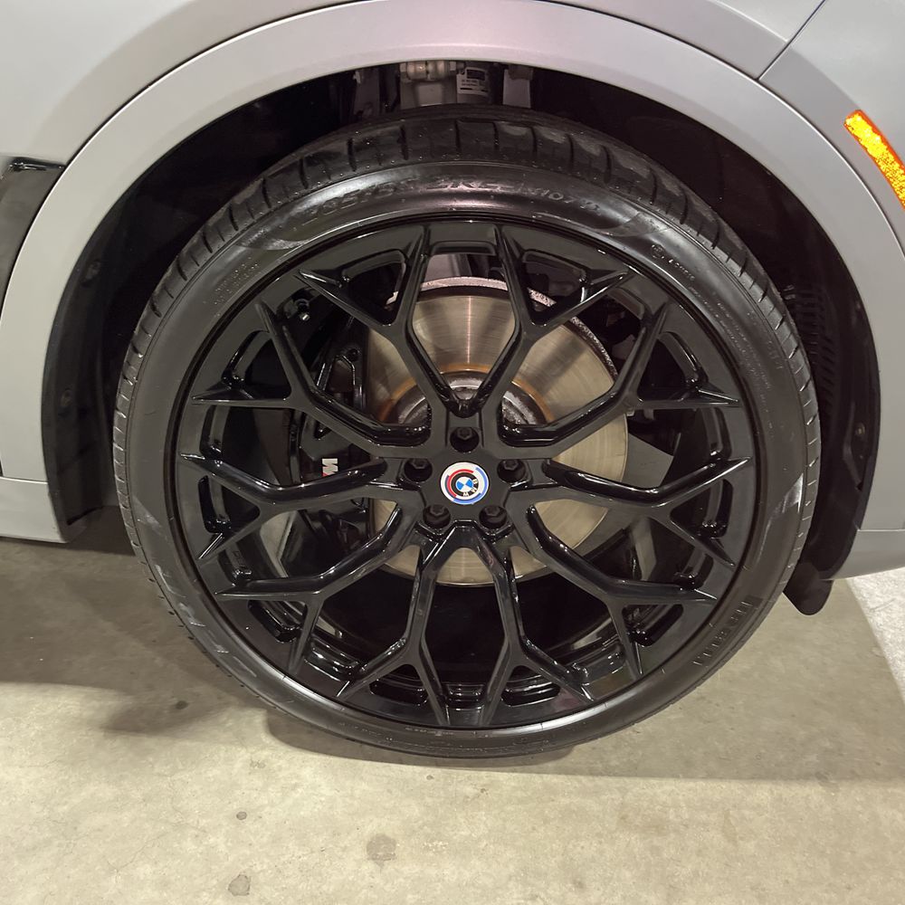 2023 BMW X7 M60i