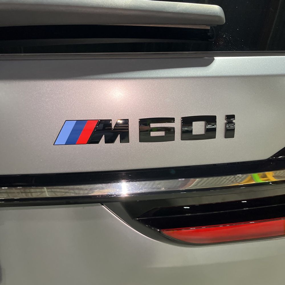 2023 BMW X7 M60i
