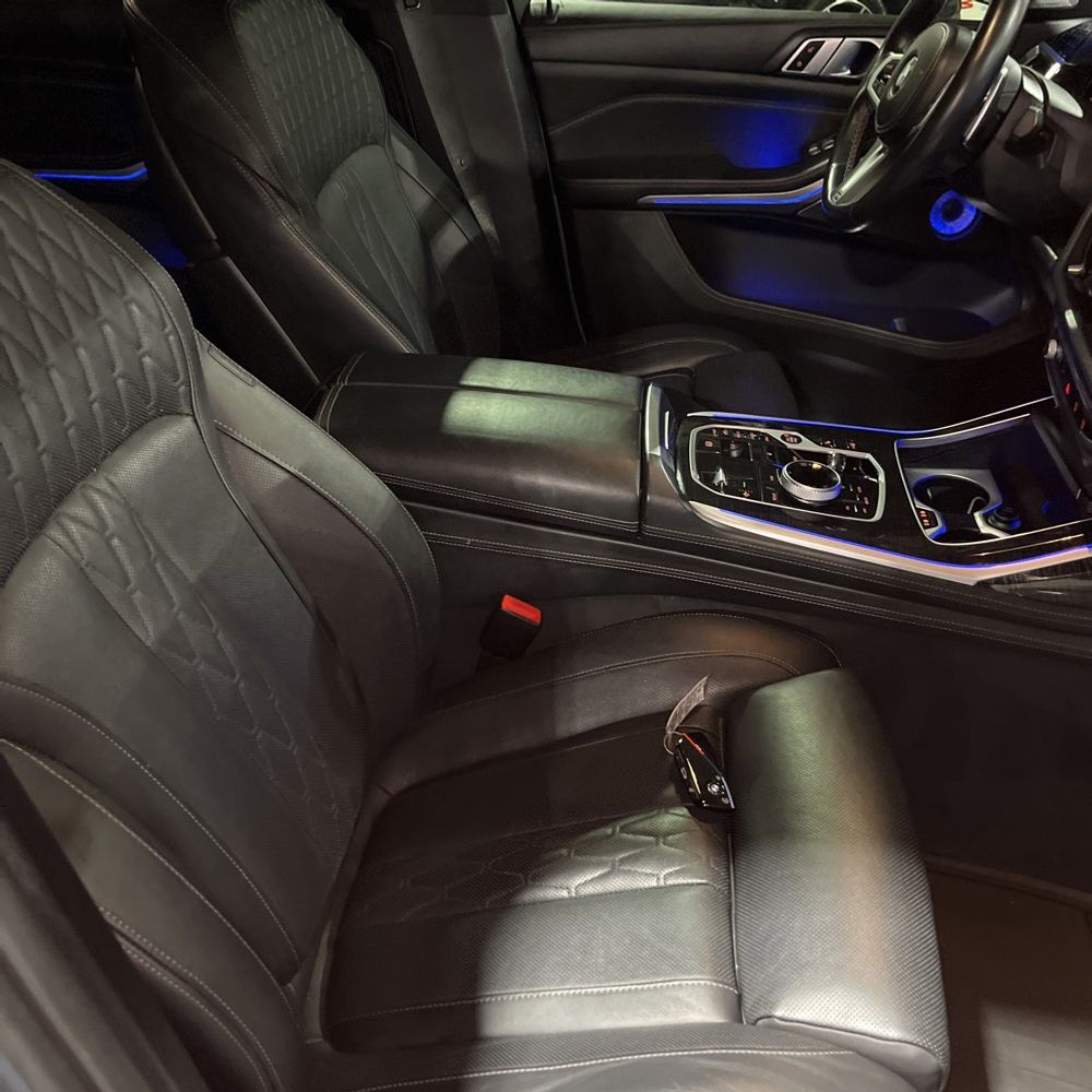 2023 BMW X7 M60i