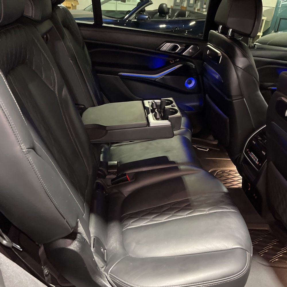 2023 BMW X7 M60i