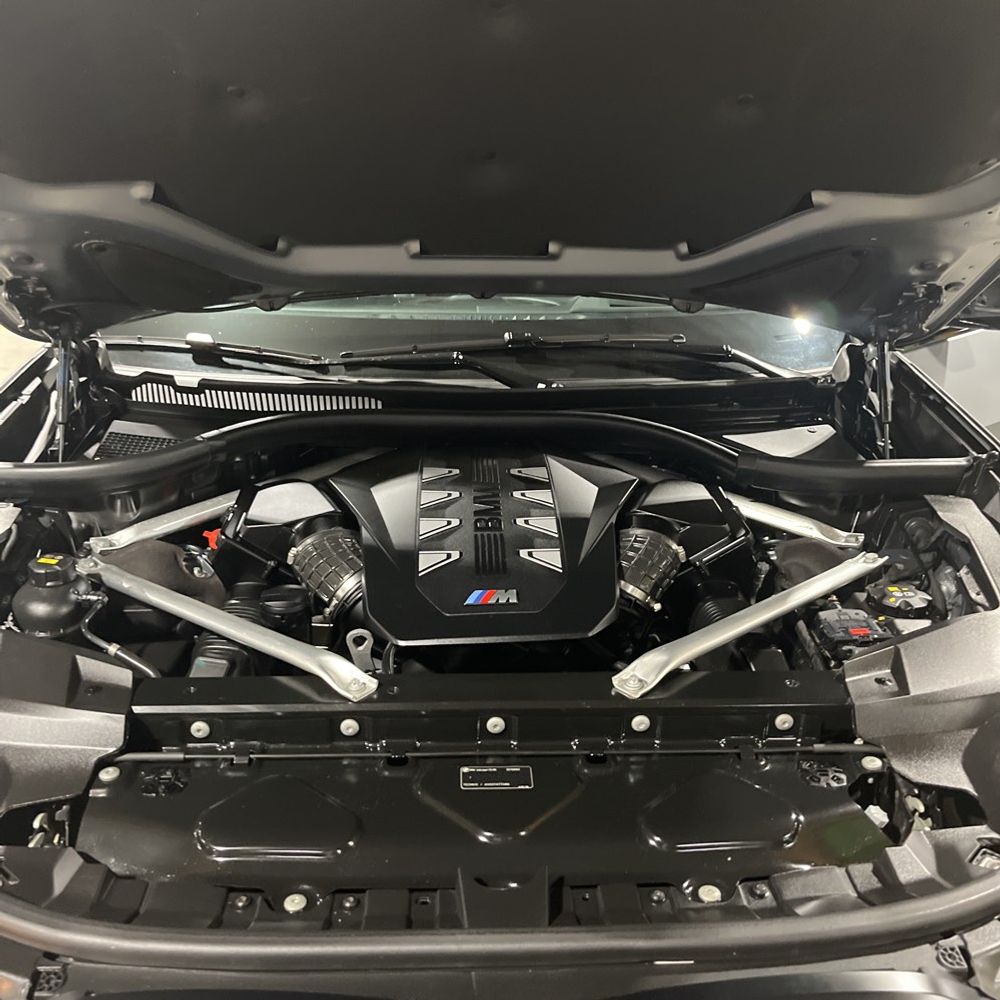 2023 BMW X7 M60i