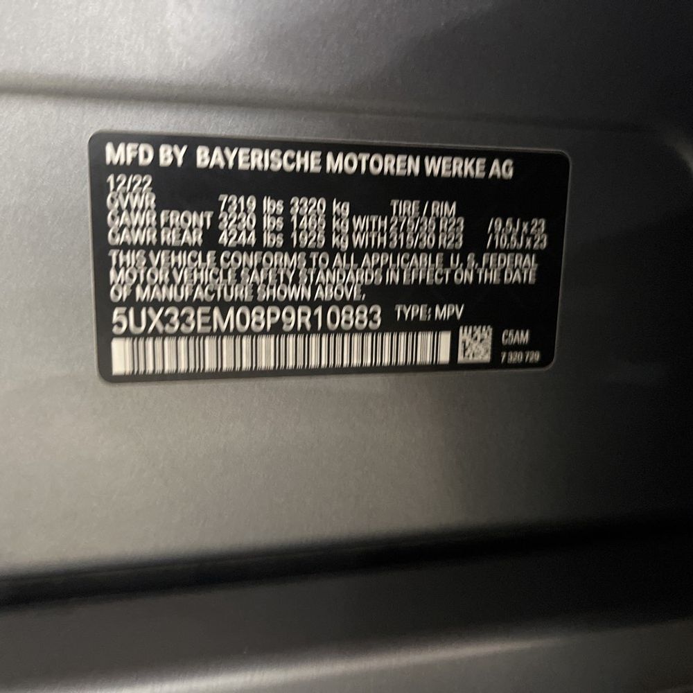 2023 BMW X7 M60i