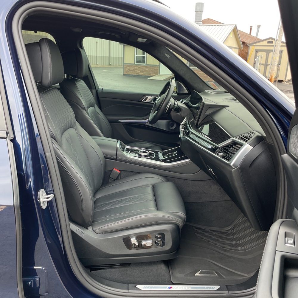 2024 BMW X5 M60i