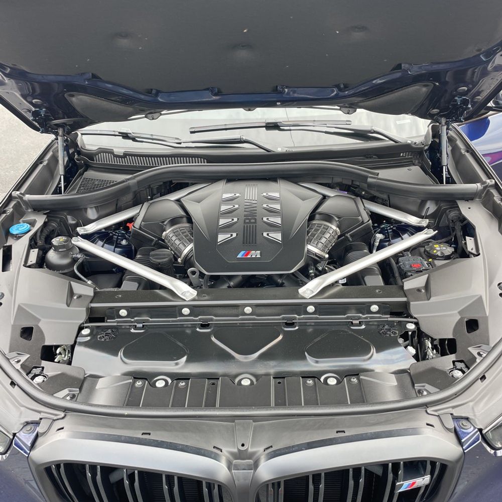 2024 BMW X5 M60i