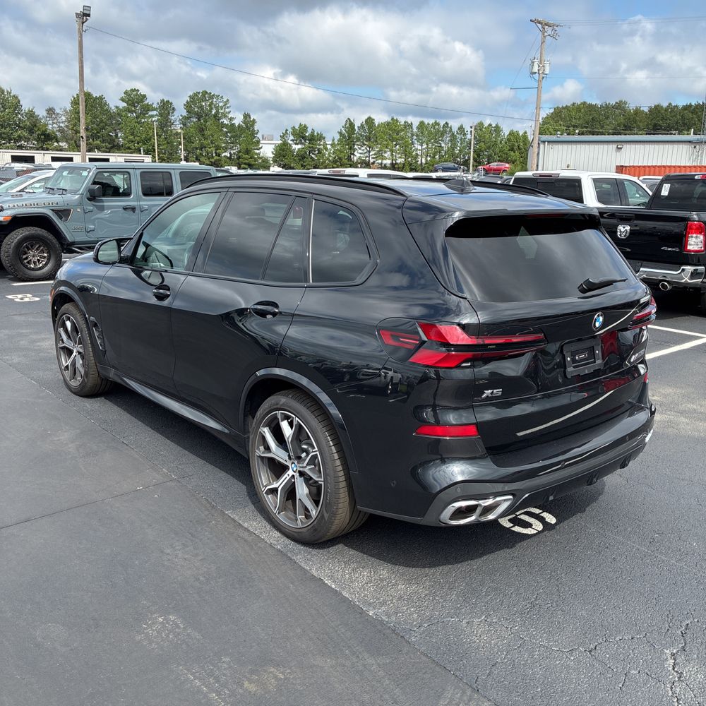 2026 BMW X5 M60i