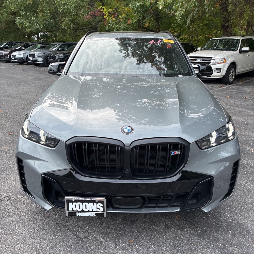 2025 BMW X5 M60i