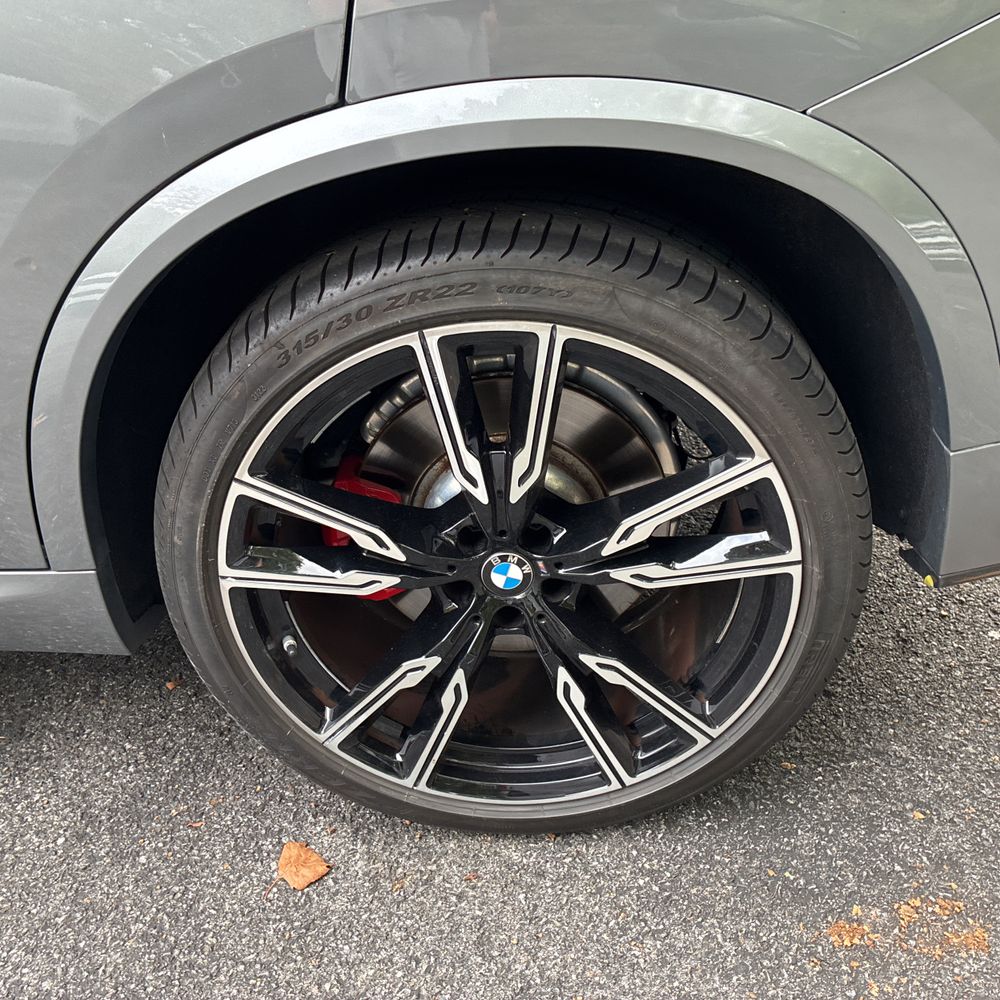 2025 BMW X5 M60i