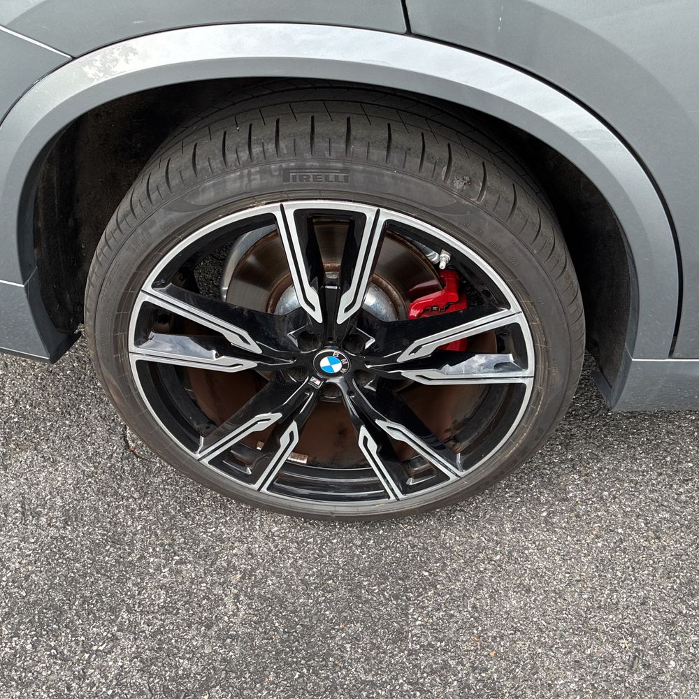 2025 BMW X5 M60i