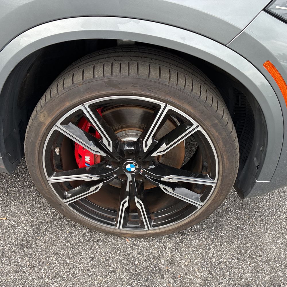 2025 BMW X5 M60i