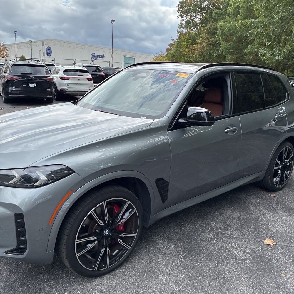 2025 BMW X5 M60i