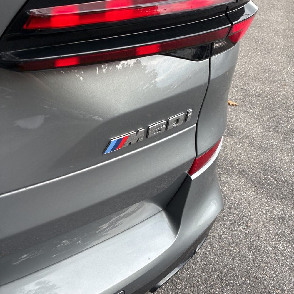 2025 BMW X5 M60i