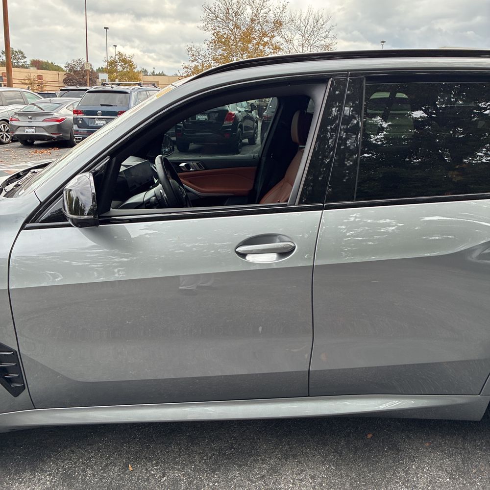 2025 BMW X5 M60i