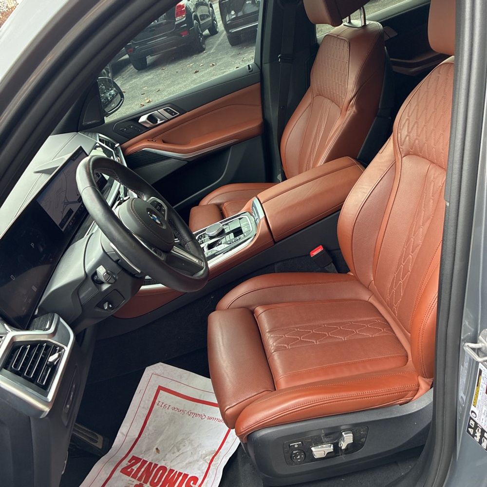2025 BMW X5 M60i