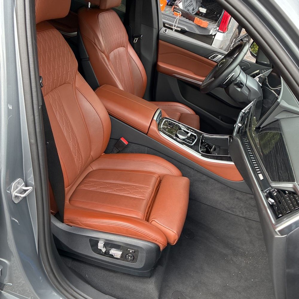 2025 BMW X5 M60i
