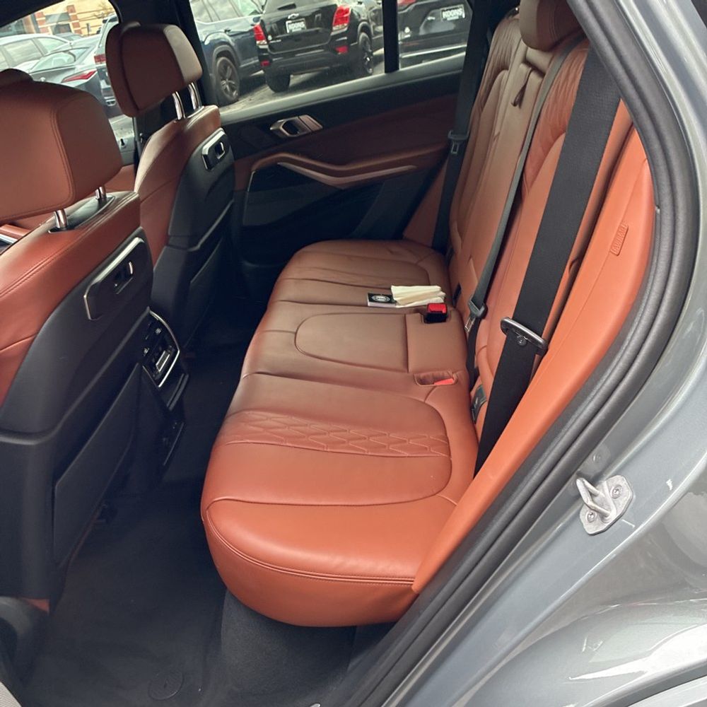 2025 BMW X5 M60i