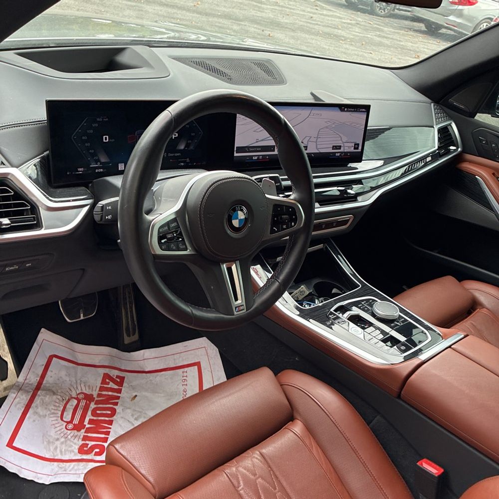 2025 BMW X5 M60i